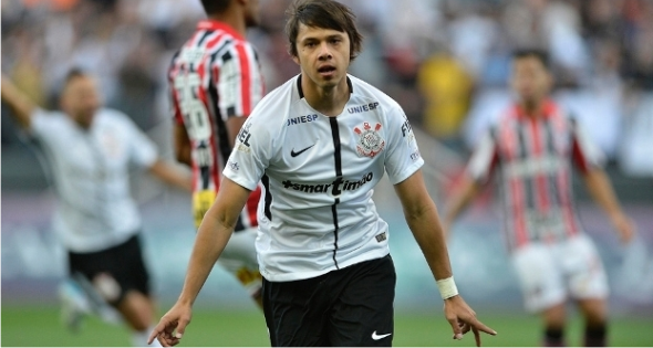 Implacável, Corinthians aproveita falhas e faz do SP maior freguês da Arena