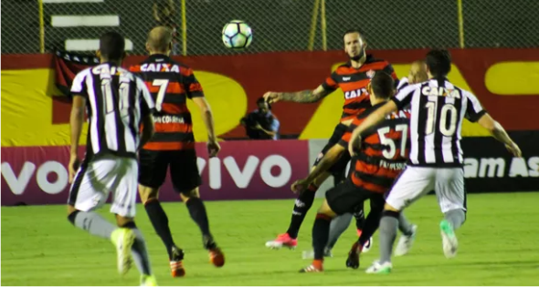 Botafogo faz dois, mas vacila e cede empate ao Vitória