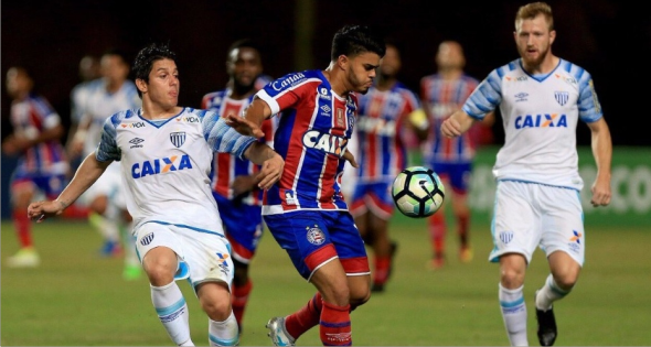 Avaí empata com o Bahia em jogo de golaços e passa SP, mas não deixa degola