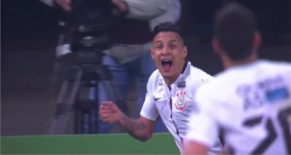 Nem o Palmeiras segura o líder: Arana decide, e Corinthians cala o Allianz