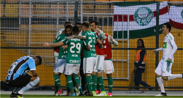 Com gol contra, Palmeiras bate Grêmio e alcança 4ª vitória seguida no BR