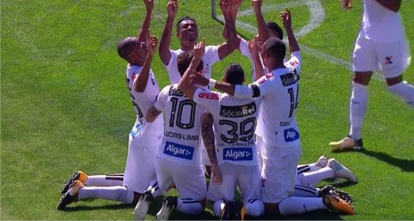 Bruno Henrique brilha com 3 gols e comanda vitória do Santos sobre o Bahia