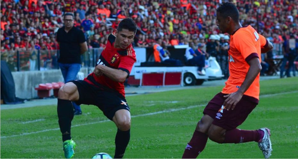 Sport vence Atlético-PR com gol de Diego Souza em pênalti inexistente