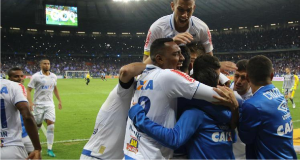 Fábio pega pênalti de Luan e Cruzeiro volta à final da Copa do Brasil