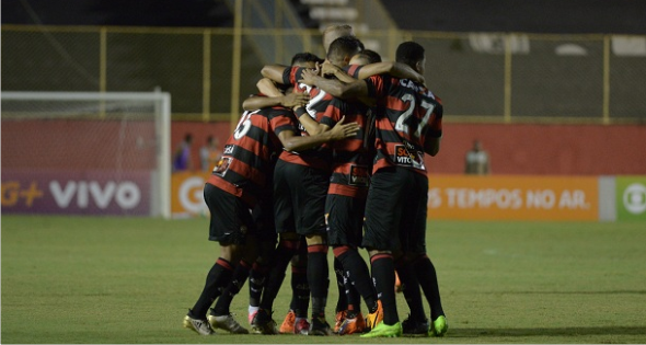 Vitória aproveita cochilo da Ponte Preta no 1ºT e volta a ganhar em casa