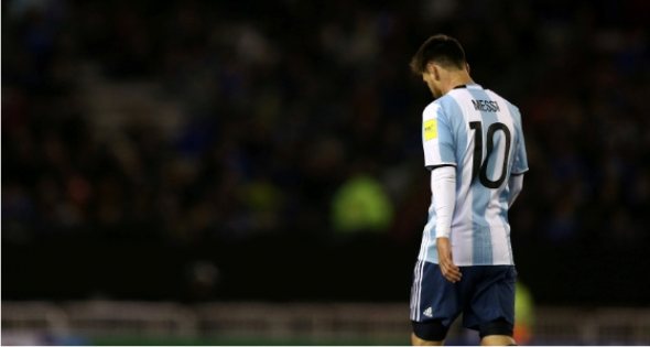 Argentina e Holanda encabeçam lista de grandes que podem ficar fora da Copa