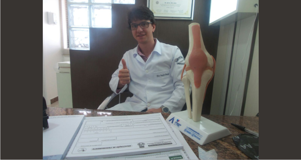 Dr André Prado. O anjo salvador dos joelhos dos atletas.