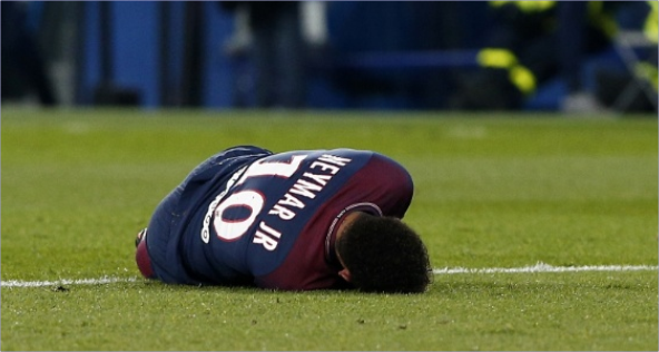 Por Copa, Neymar decide operar e só deve voltar a jogar em maio