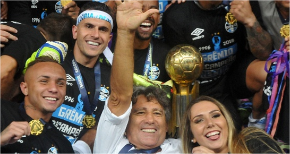 Recopa faz Renato igualar Felipão em títulos internacionais no Grêmio