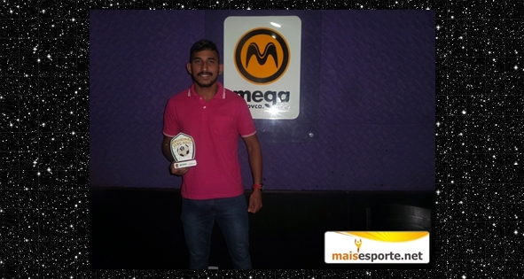 Jogador oriundo do Futebol Amador da cidade de Vitória da Conquista-Ba no futebol profissional