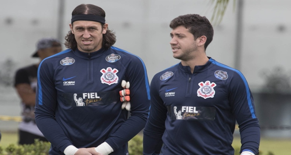 Corinthians pode faturar quase R$ 3 mi com Cassio e Fagner na lista de Tite