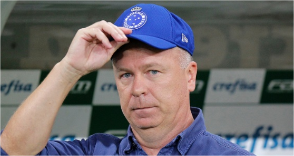 Mano Menezes alega gratidão ao Cruzeiro e recusa procura do Sporting