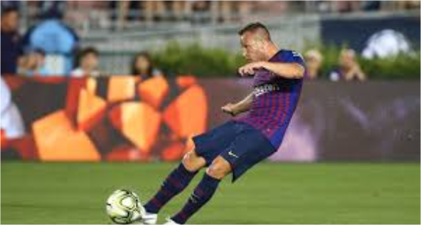 Após golaço em estreia, Arthur recebe elogios do treinador do Barça