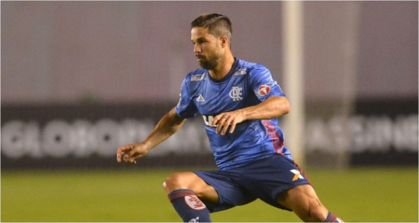 Santos oferece “pacote” de R$ 600 mil mensais para fechar com Diego